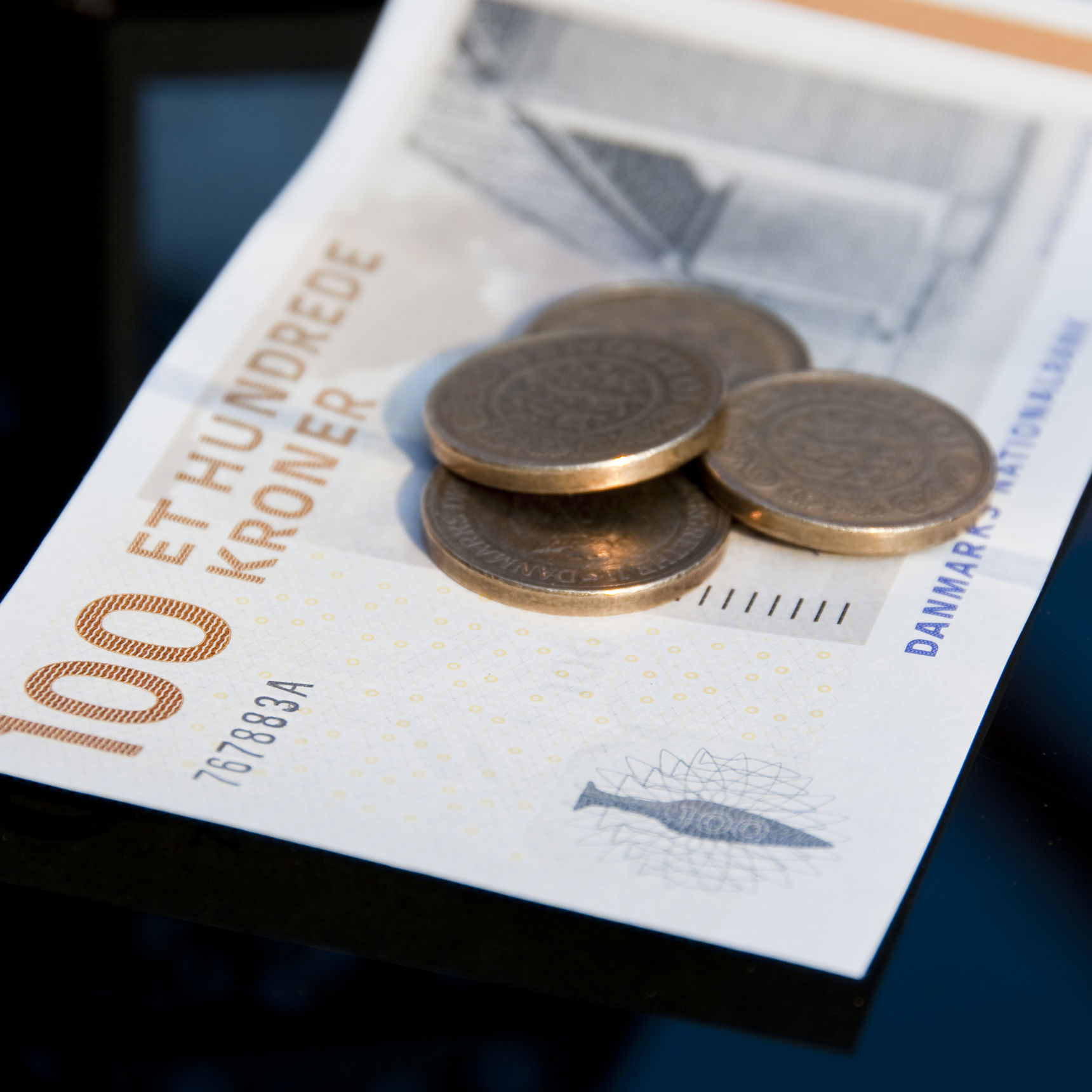 Pengeseddel og mønter