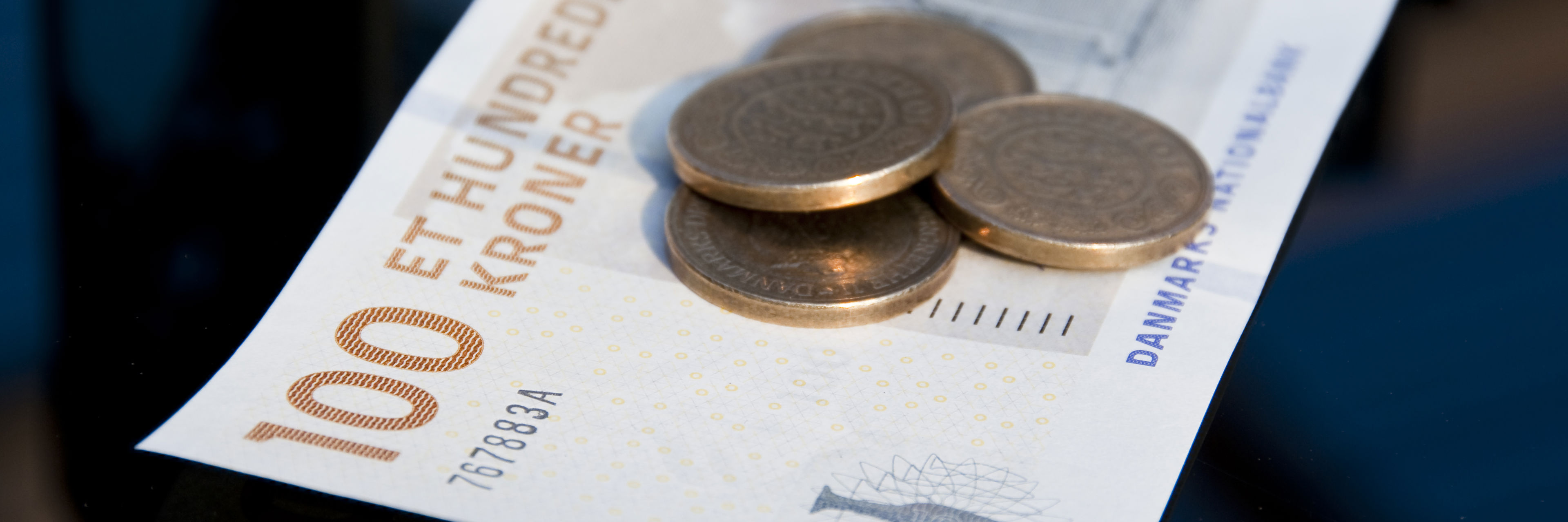 Pengeseddel og mønter