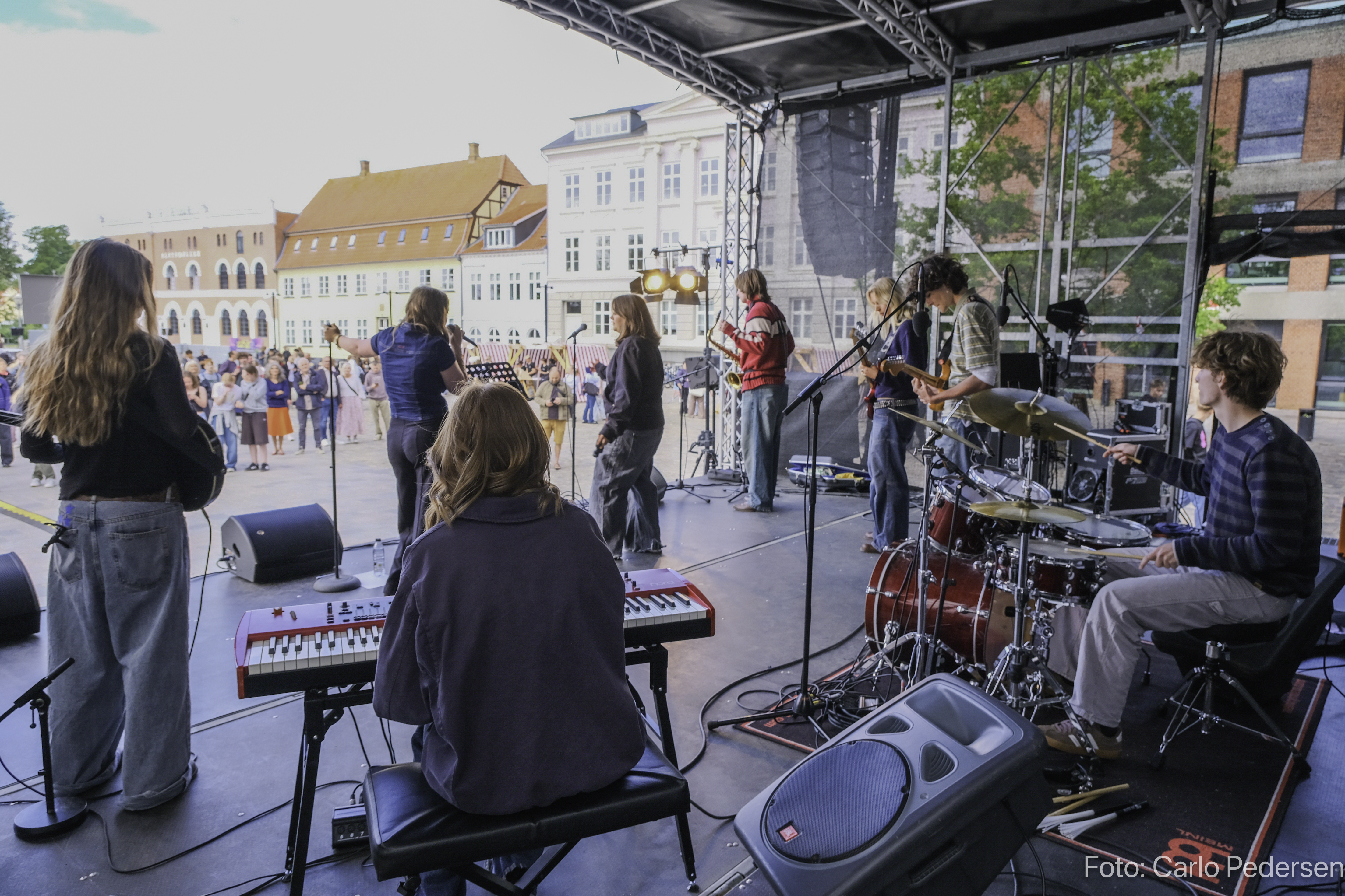 Gymnasieband spiller på Torvet