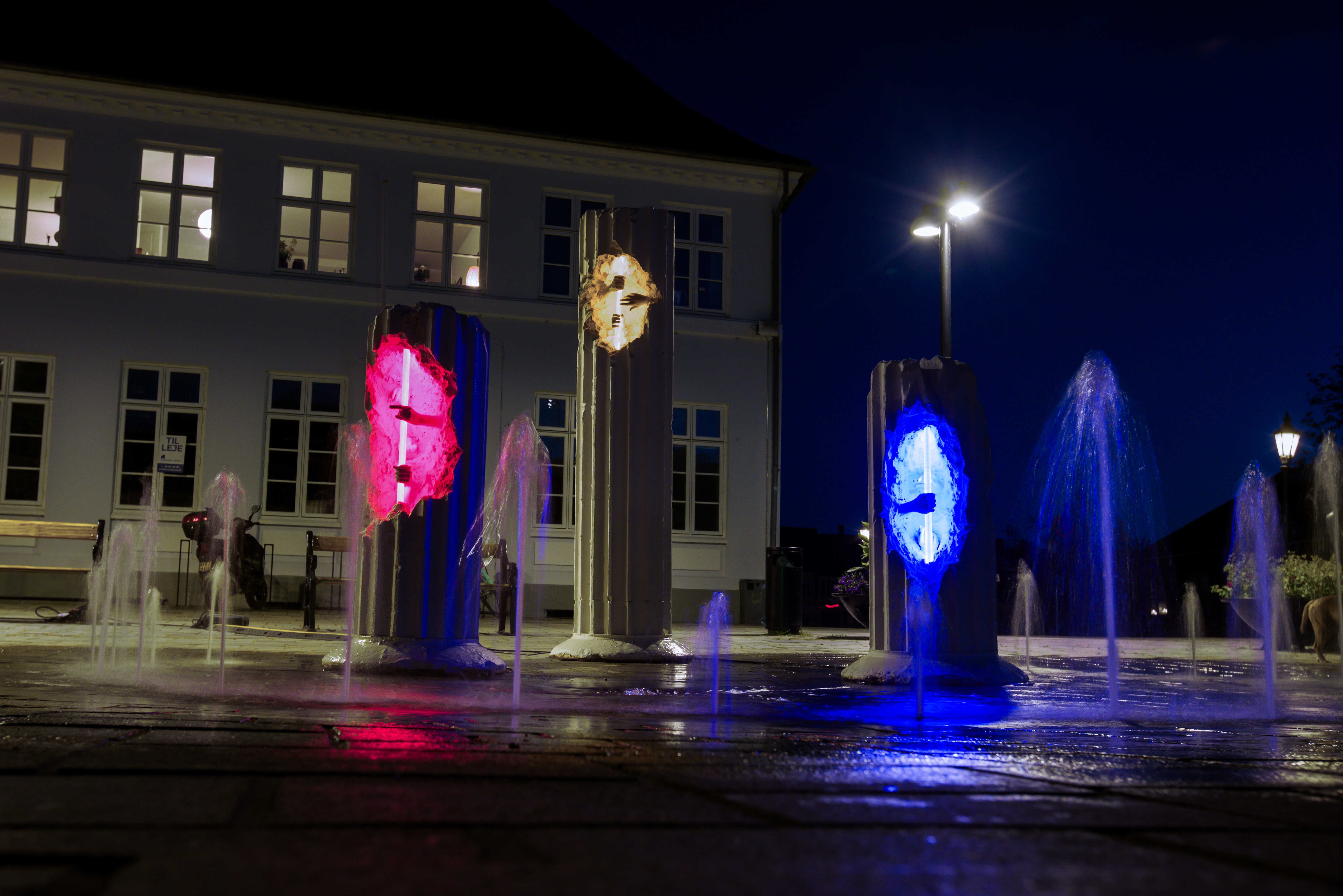 Kunstværk med lys til NYD