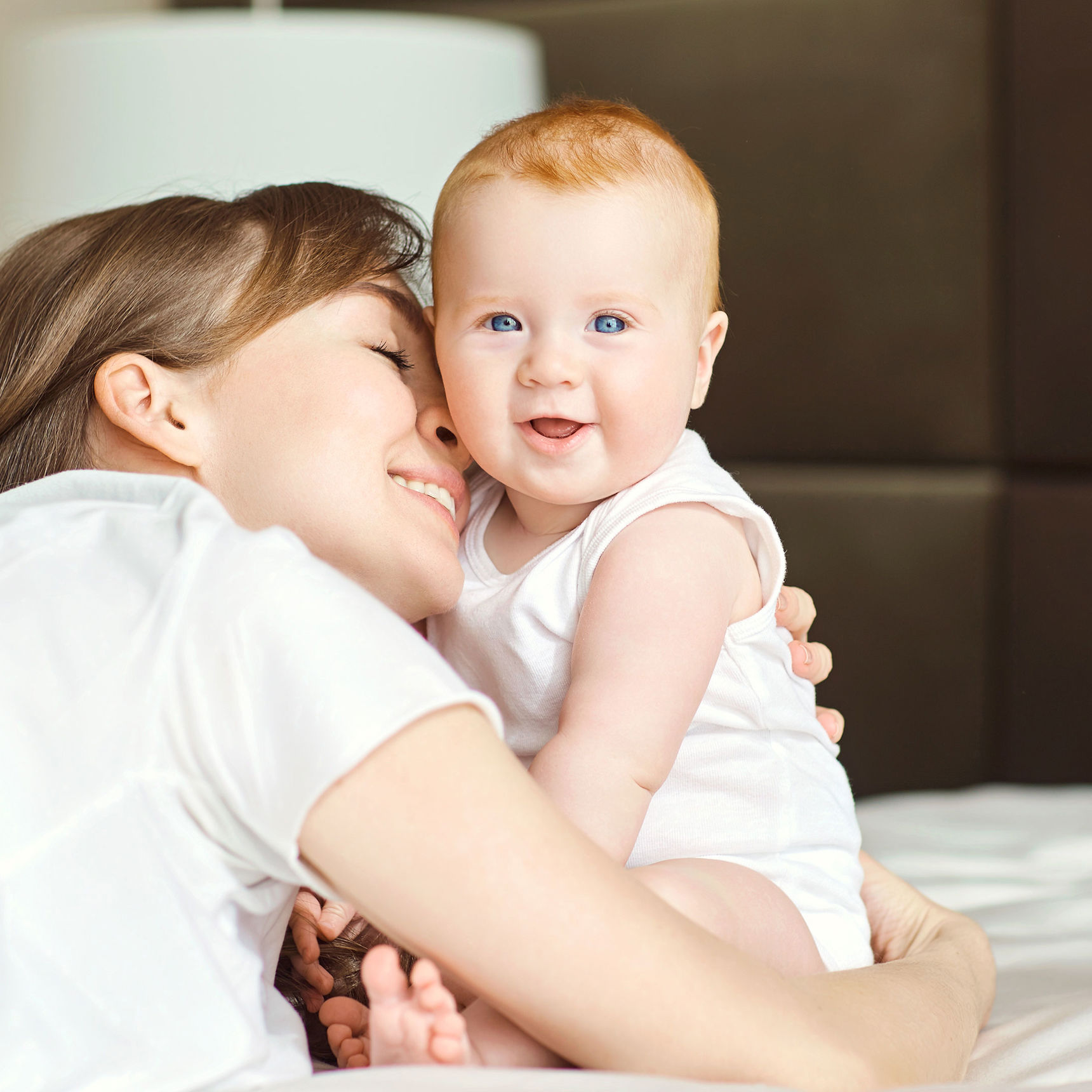 Mor der krammer sit lille barn