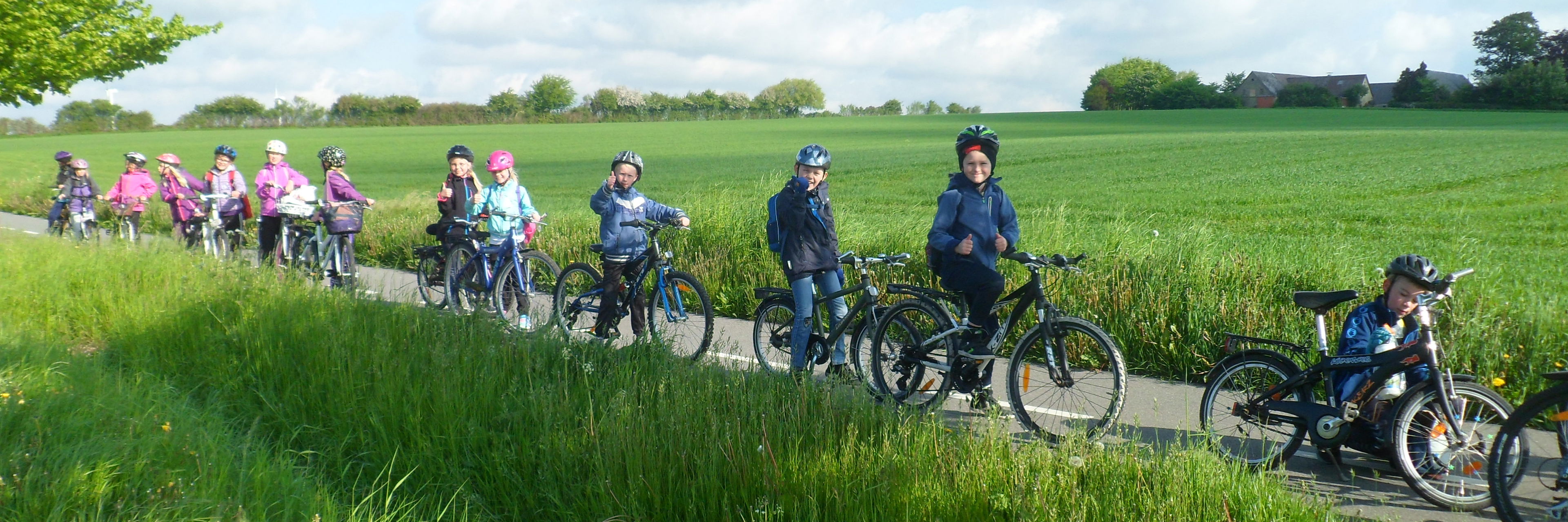 Børn på cykeltur