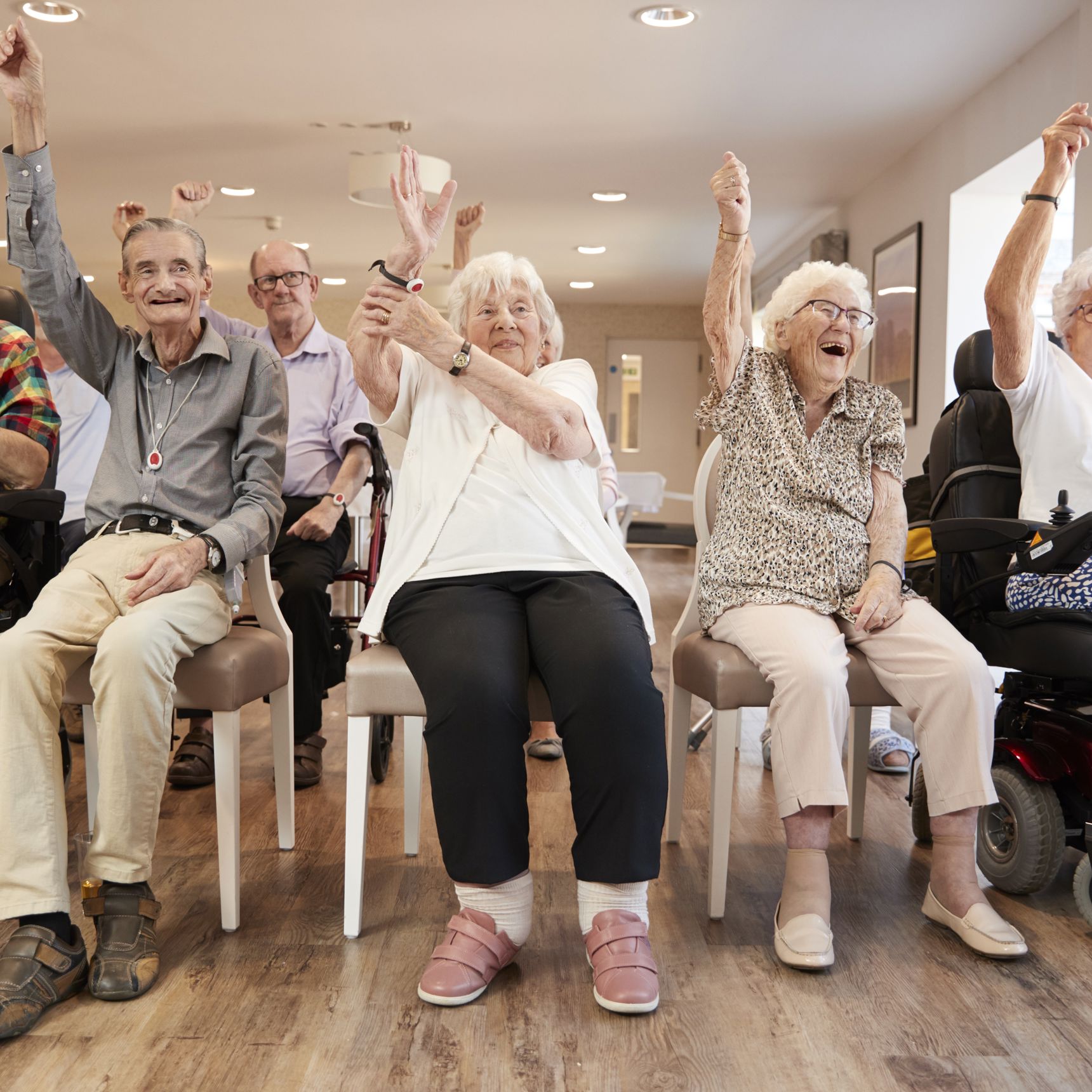 Seniorer der laver stolegymnastik