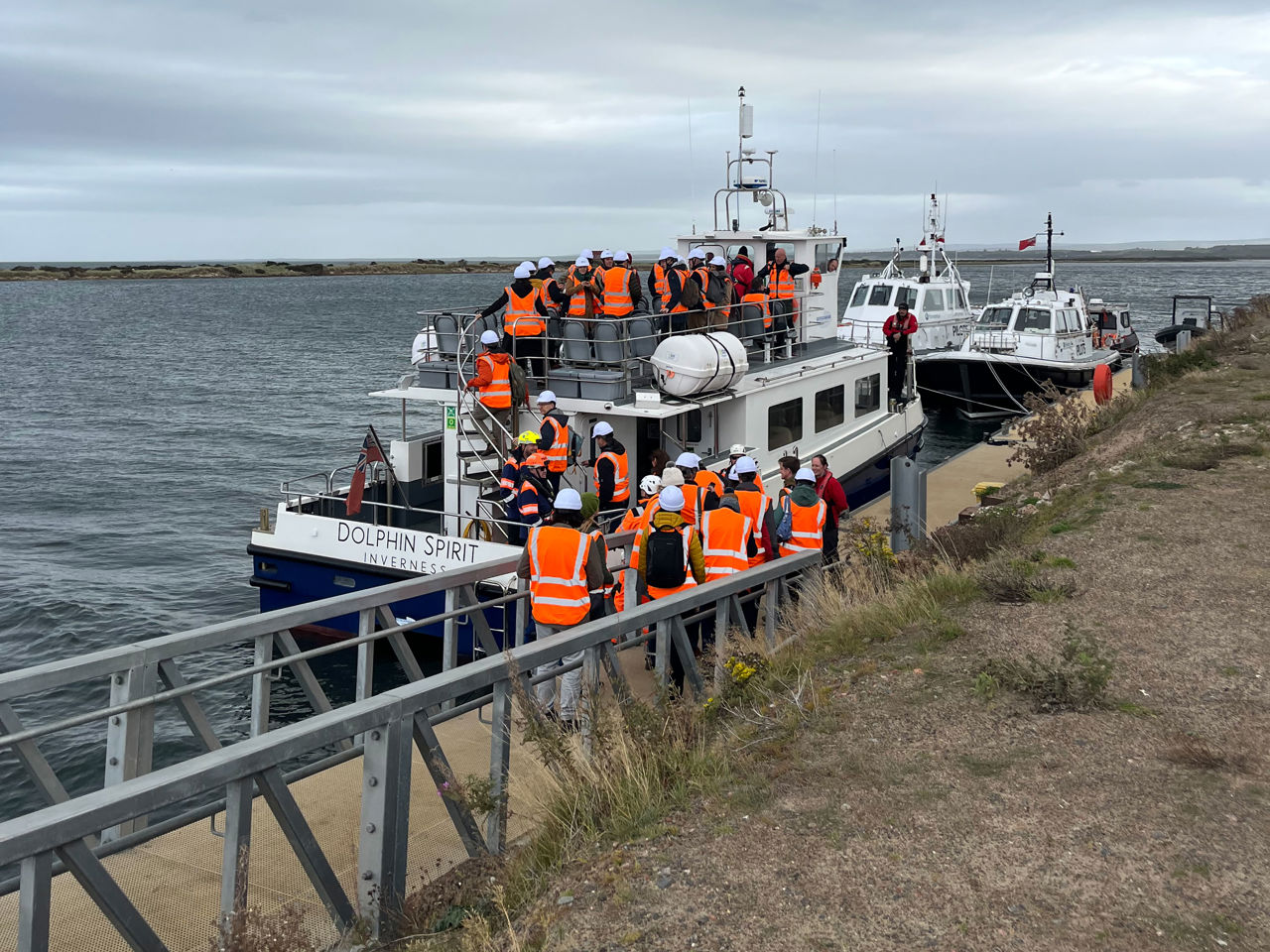 Folk fra Slagelse og Nyborg Kommune på vej ombord på et skib