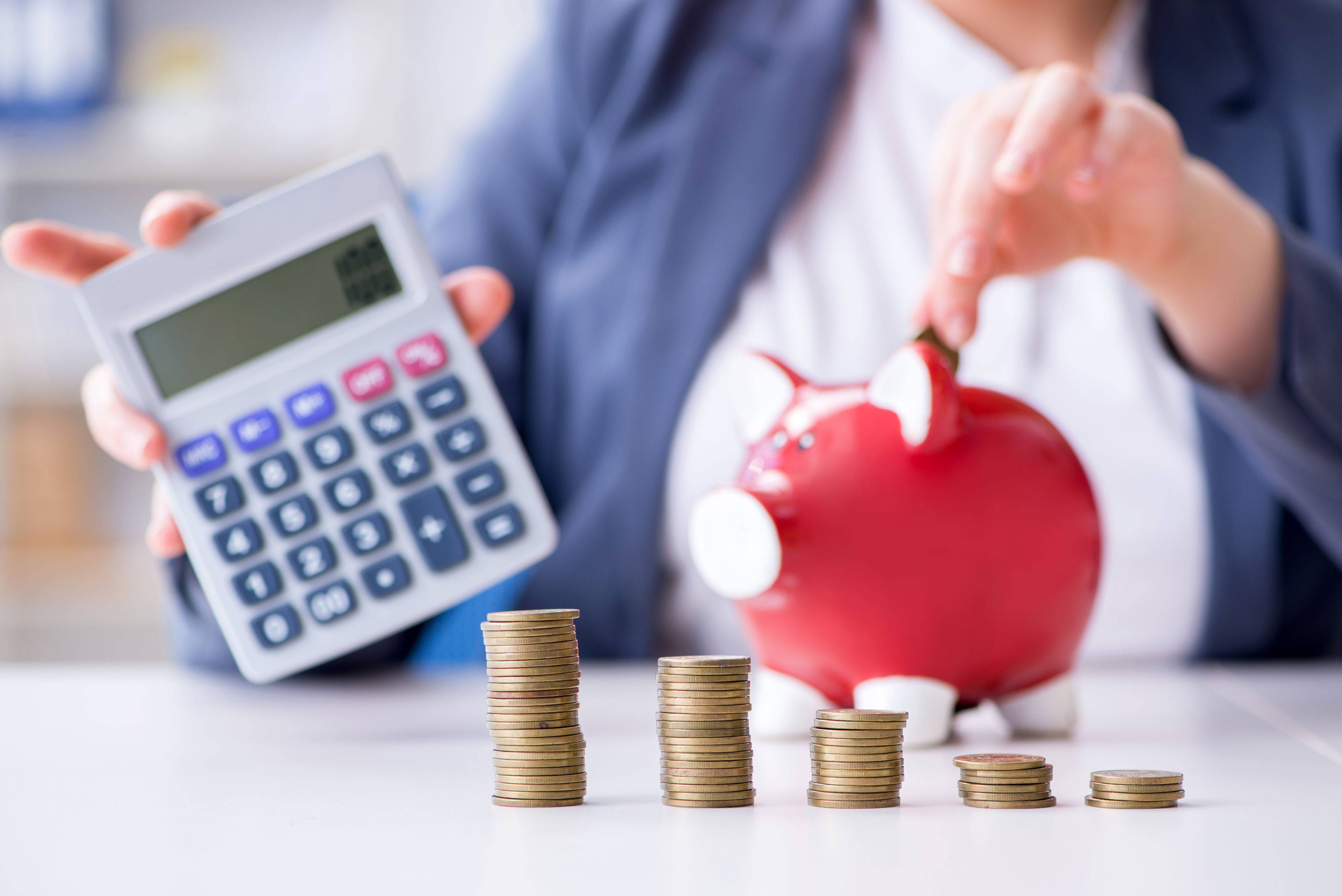 Penge, sparegris og lommeregner