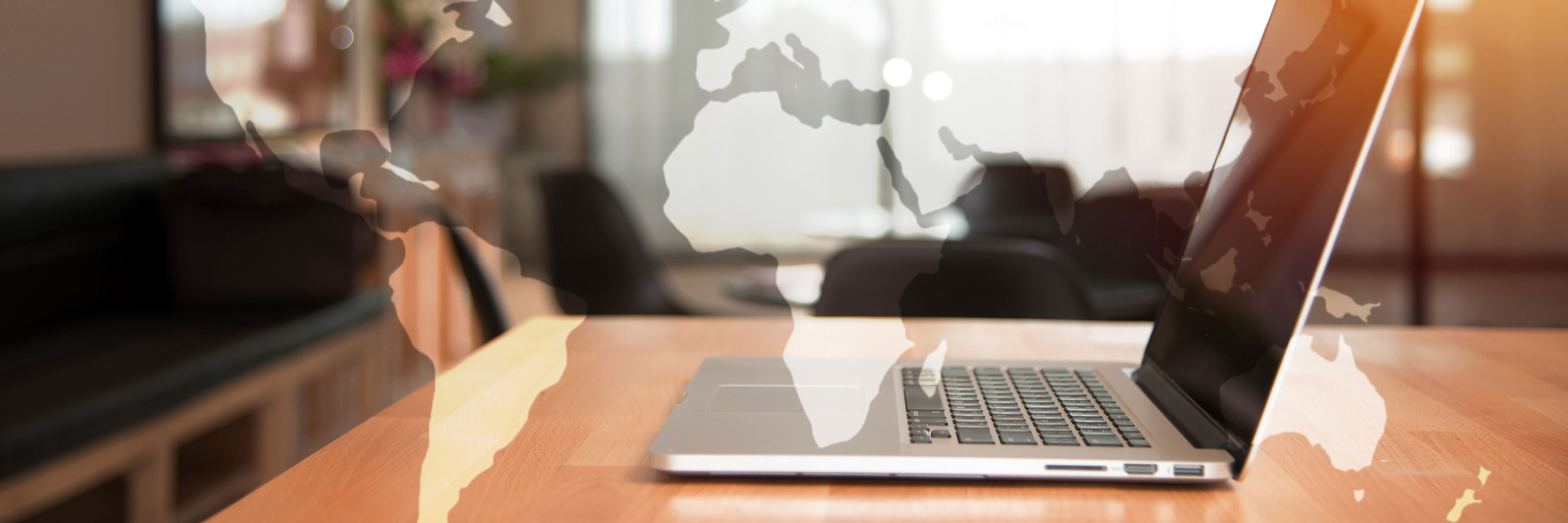 Virtuelt verdenskort hen over en PC