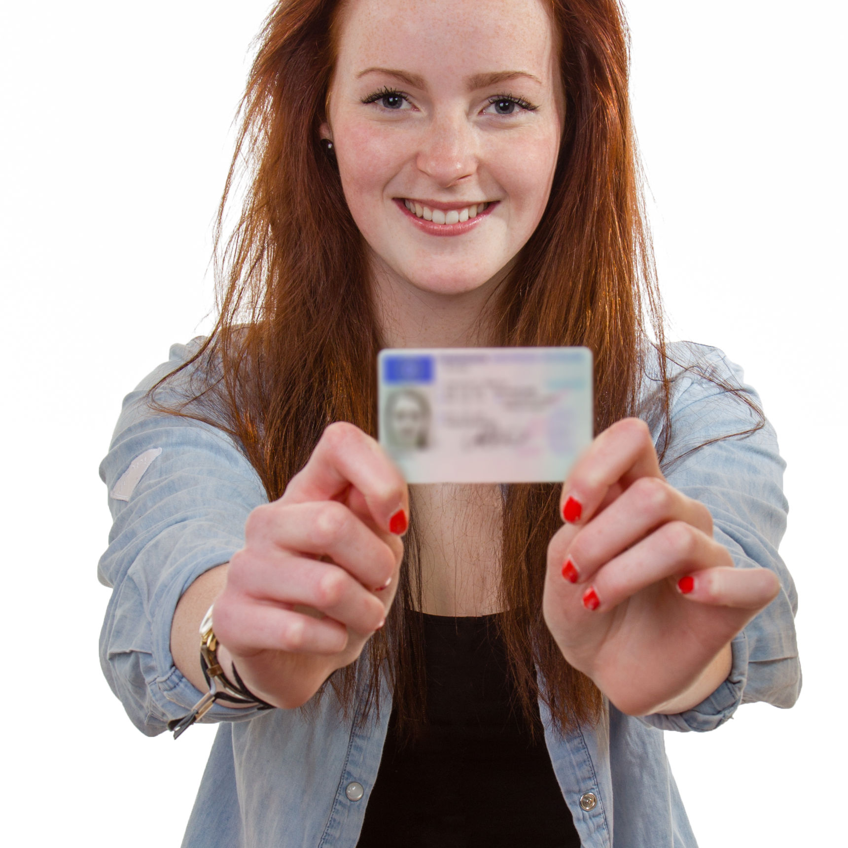 Pige med legitimationskort