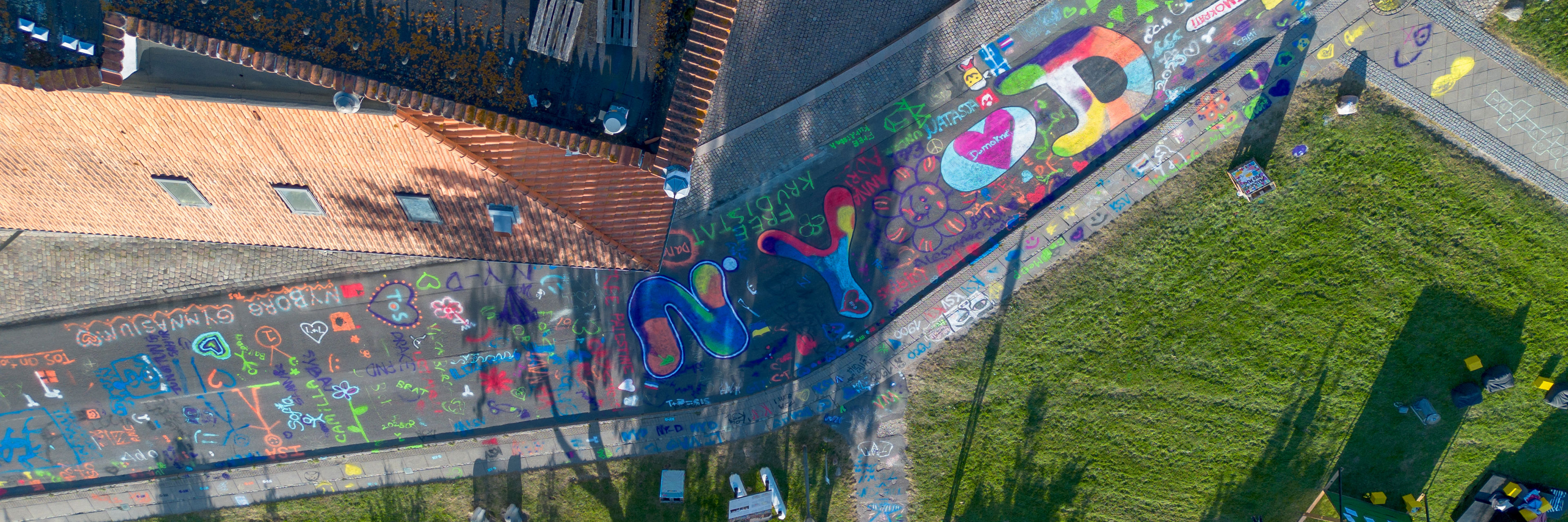 Dronefotos af kunst til NYD