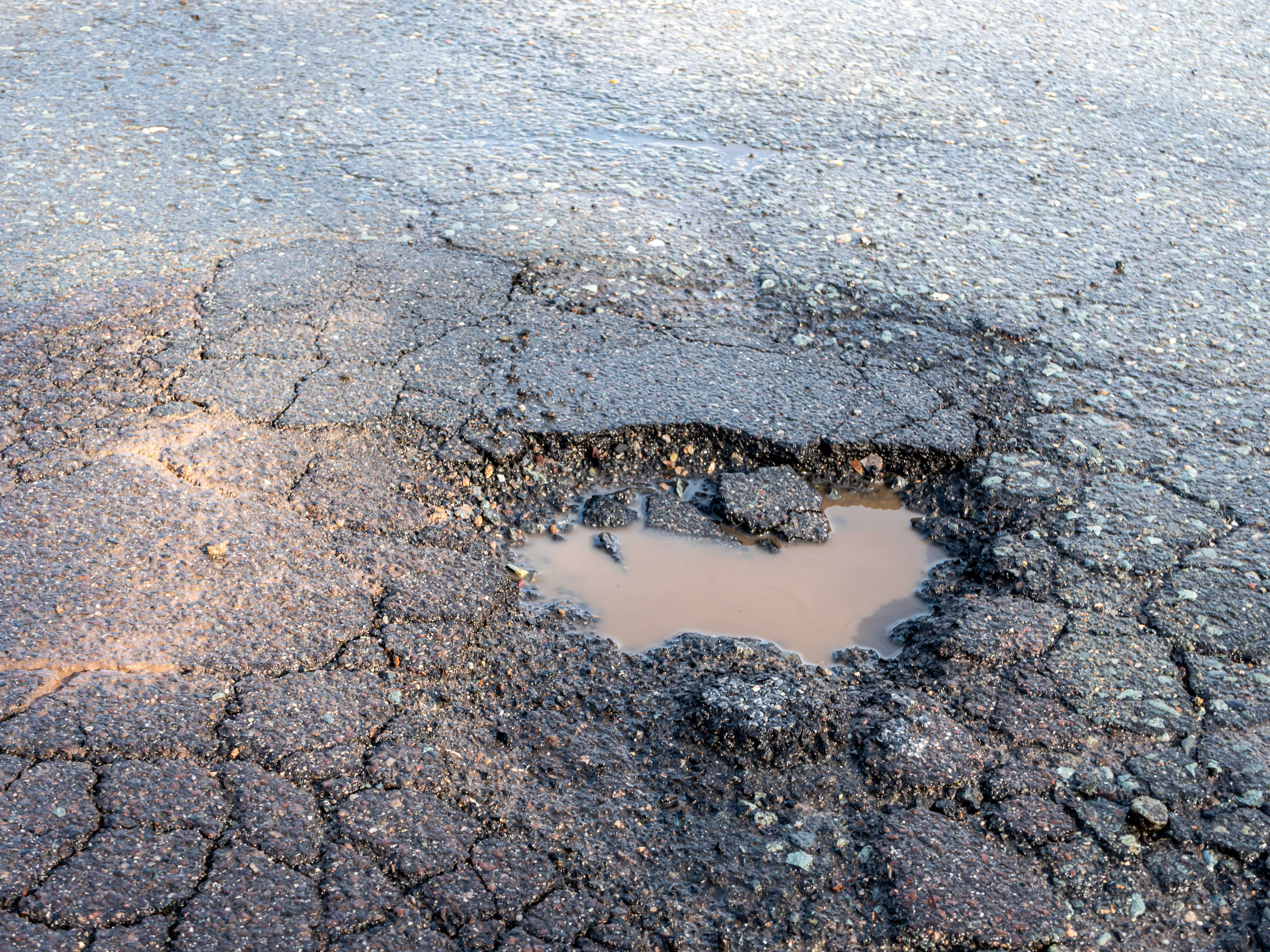 Hul i asfalt