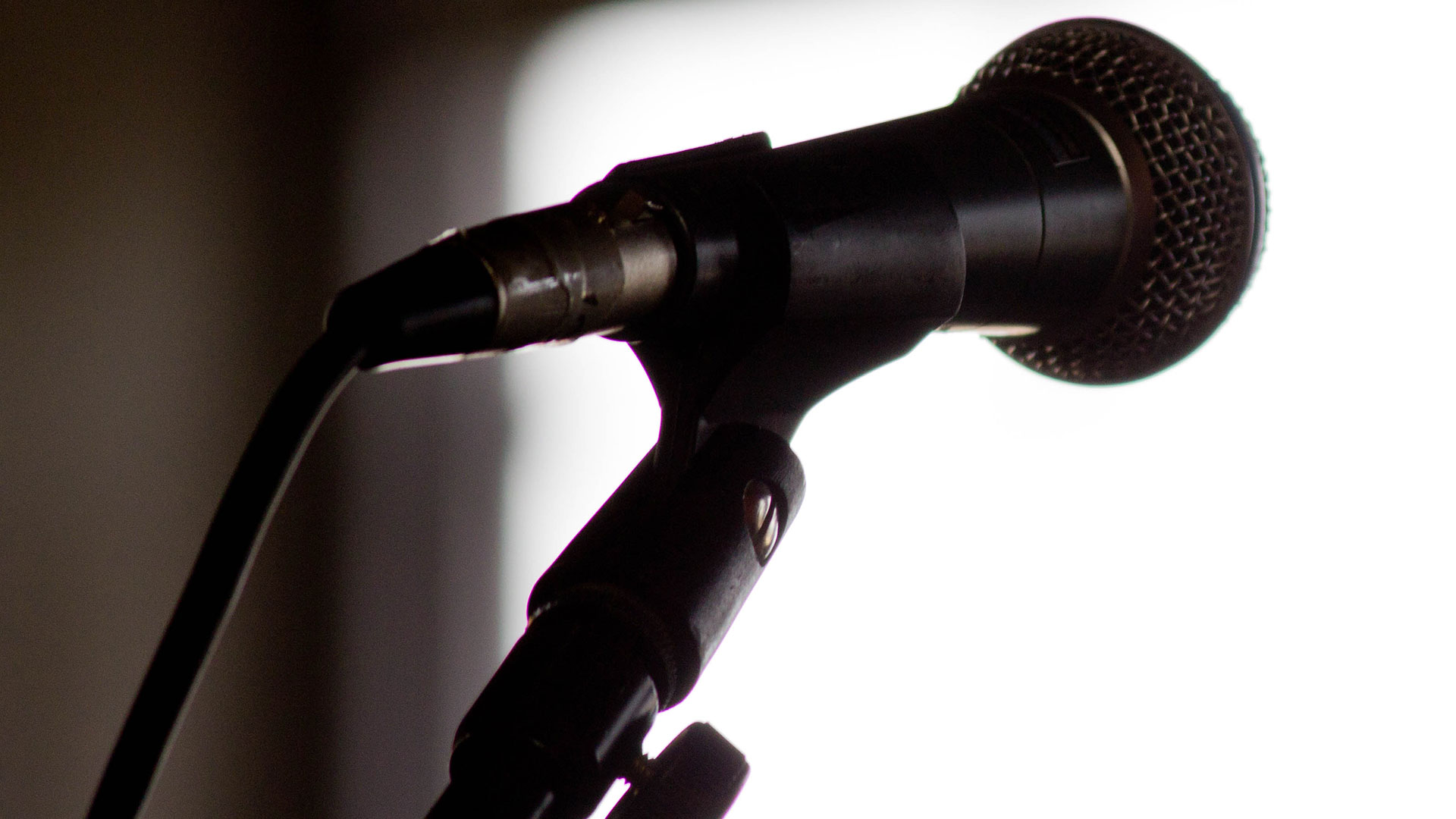 Tegning af en mikrofon med ordlyden Rec